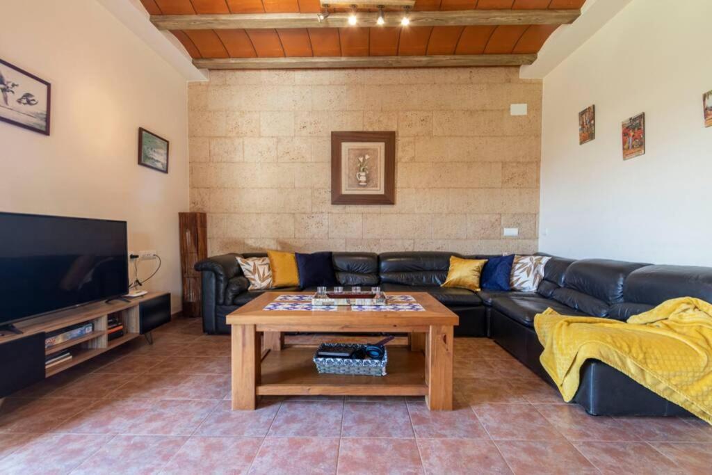 Villa Lo Guaret. La Cava Exterior foto