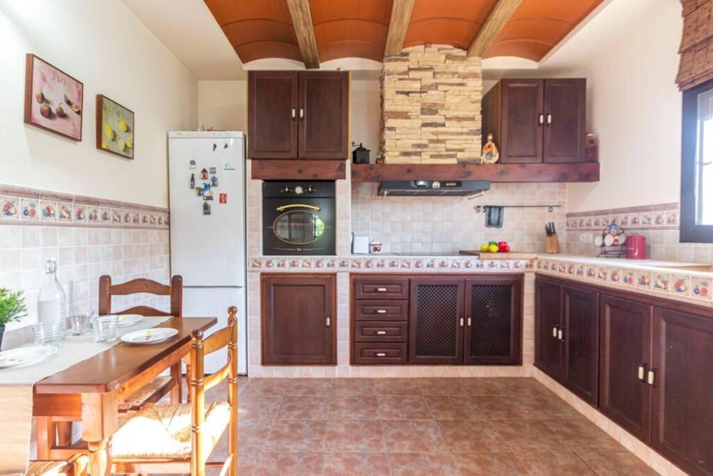 Villa Lo Guaret. La Cava Exterior foto